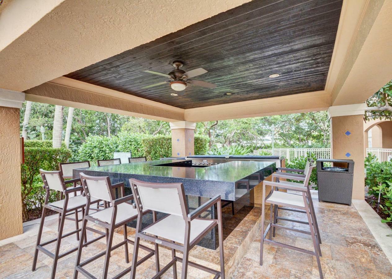 Appartamento Renovated 2/2 Unit At Yacht Club/Aventura Esterno foto
