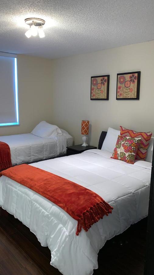 Appartamento Renovated 2/2 Unit At Yacht Club/Aventura Esterno foto