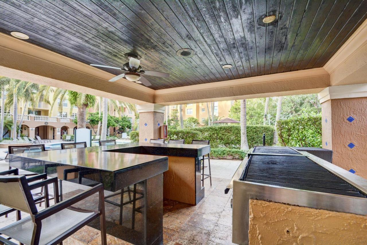 Appartamento Renovated 2/2 Unit At Yacht Club/Aventura Esterno foto